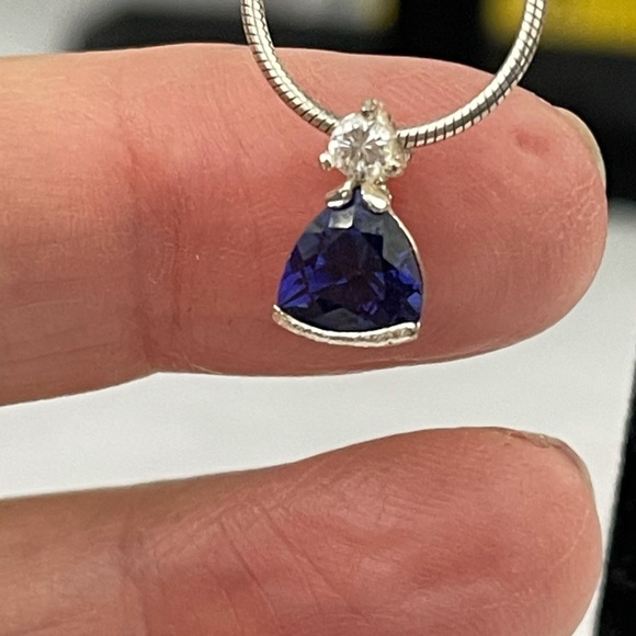 Sterling silver Jewelry - Sterling silver and amethyst necklace.